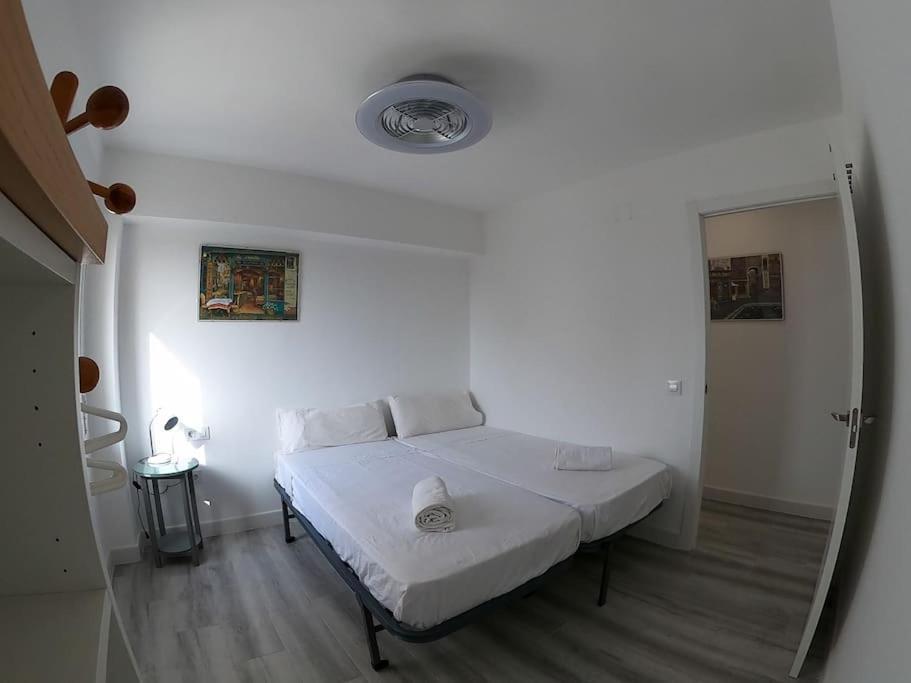 Roch - Stylish Apartment Near Metro Sevilla Exterior foto