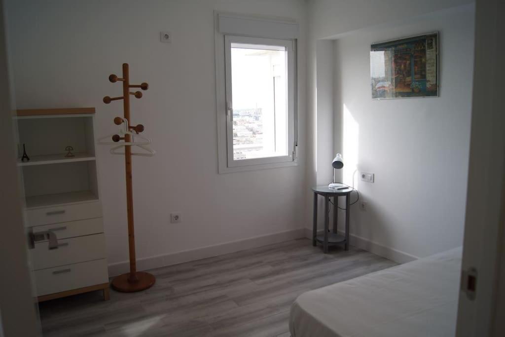 Roch - Stylish Apartment Near Metro Sevilla Exterior foto